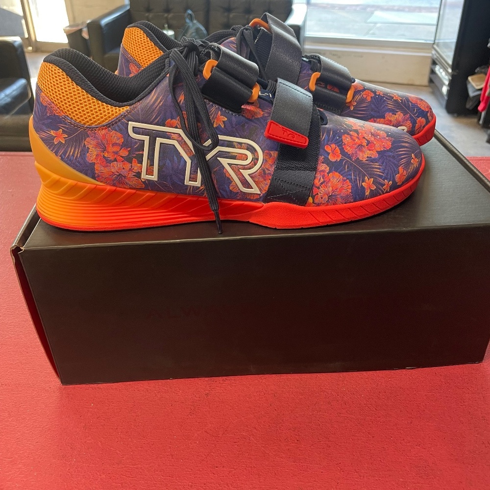 Tyr L-1 Floral Lifter Mens 10.5 / Women's 12 - New in box
